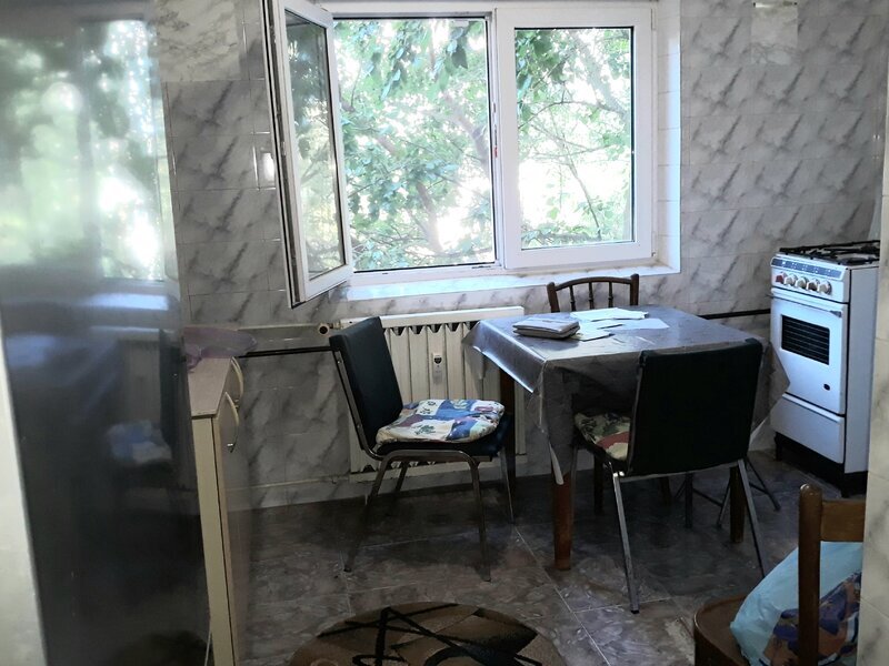 Colentina, Tei, Maica D-nului, OMV, semistradal, bl mixt/1988, 3/8 dec 42mp