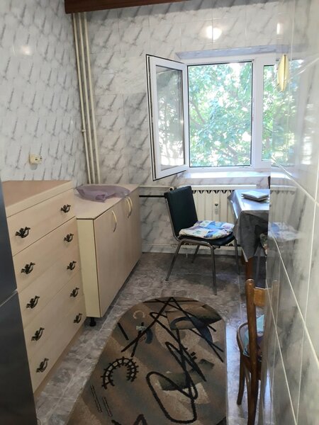 Colentina, Tei, Maica D-nului, OMV, semistradal, bl mixt/1988, 3/8 dec 42mp